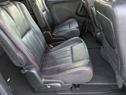Certified 2017 Dodge Grand Caravan GT image 17