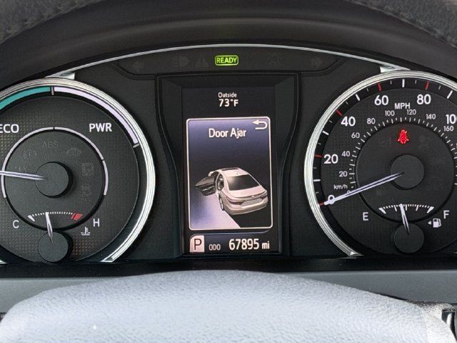 Used 2017 Toyota Camry SE w/ Moonroof Package FWD image 15