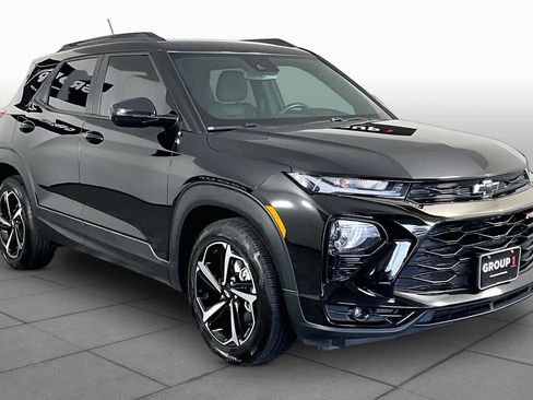 Used 2022 Chevrolet TrailBlazer RS w/ Convenience Package FWD image 3