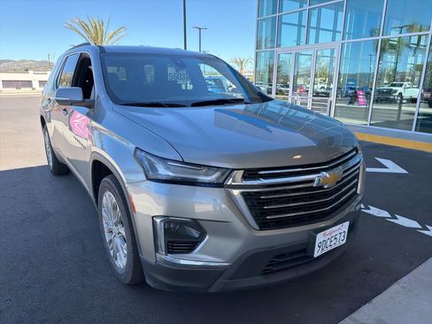 Certified 2023 Chevrolet Traverse LT image 3