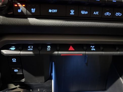 Used 2024 Toyota Tundra Limited image 26