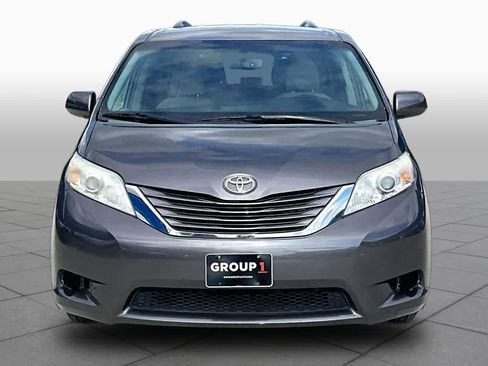 Used 2015 Toyota Sienna LE FWD image 4