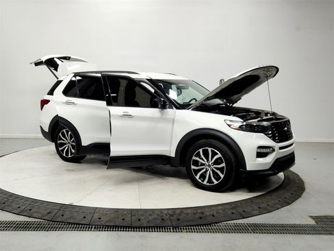 Used 2022 Ford Explorer ST image 9