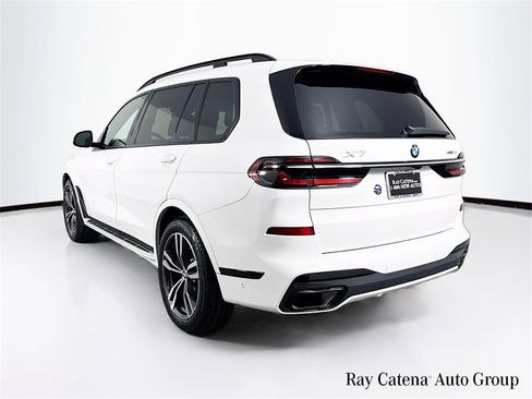 Used 2023 BMW X7 xDrive40i w/ M Sport Package image 5