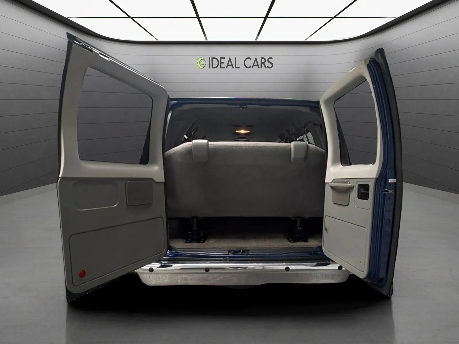 Used 2012 Ford E-350 and Econoline 350 XLT RWD image 19