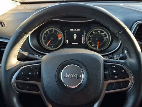 Certified 2019 Jeep Cherokee Latitude Plus w/ Comfort/Convenience Group image 24