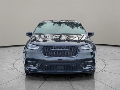 Certified 2023 Chrysler Pacifica Touring-L w/ S Appearance Package image 14