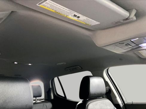 Used 2021 GMC Acadia SLT w/ Elevation Edition FWD image 14