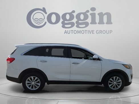 Used 2016 Kia Sorento FWD w/ LX Convenience Package image 6