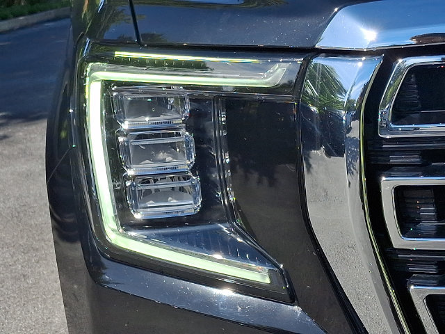 Used 2021 GMC Yukon SLT w/ SLT Luxury Package AWD/4WD image 9