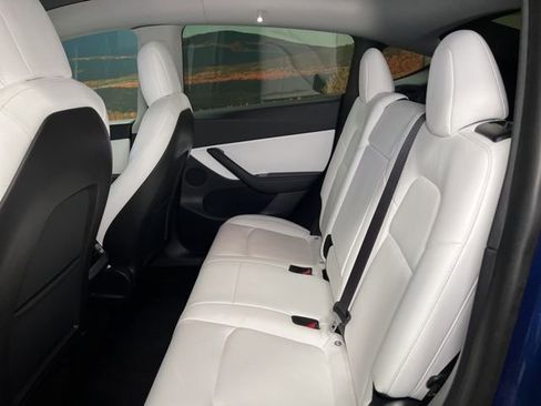 Used 2021 Tesla Model Y Long Range image 43