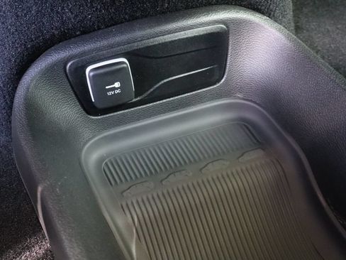 Used 2026 Chrysler Pacifica Select FWD image 25