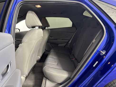 Used 2024 Hyundai Elantra SE image 18