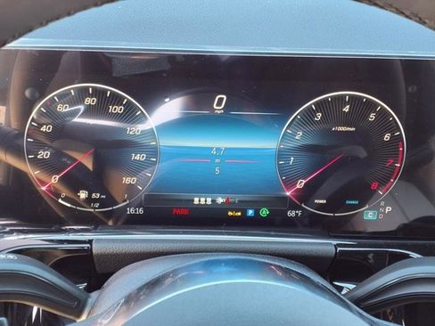 New 2025 Mercedes-Benz GLA 250 4MATIC image 9