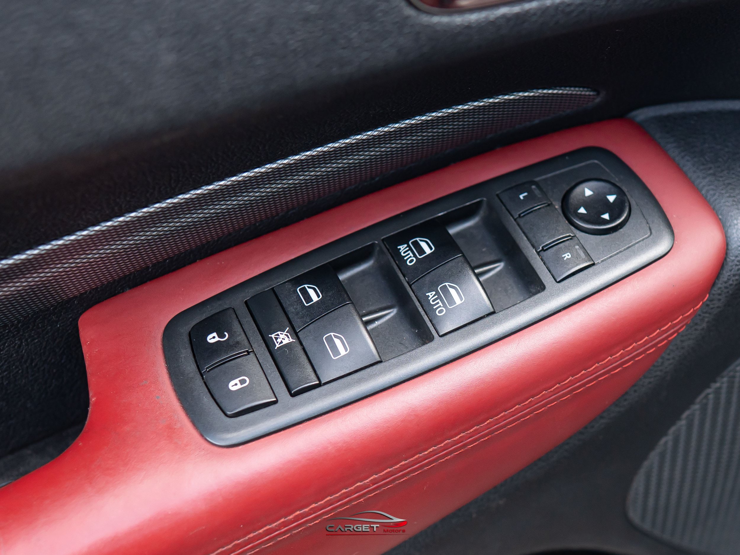 Used 2018 Dodge Durango R/T w/ Technology Group AWD/4WD image 39