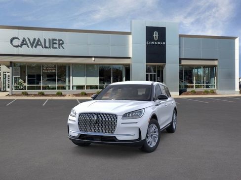 Used 2025 Lincoln Corsair AWD image 2