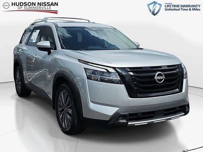 Used 2023 Nissan Pathfinder SL w/ SL Premium Package