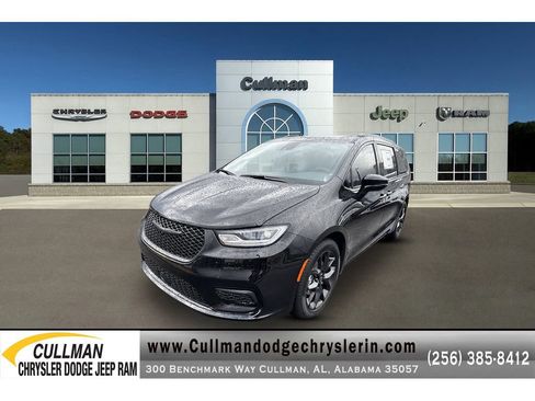 New 2026 Chrysler Pacifica Limited w/ S Appearance Package image 7