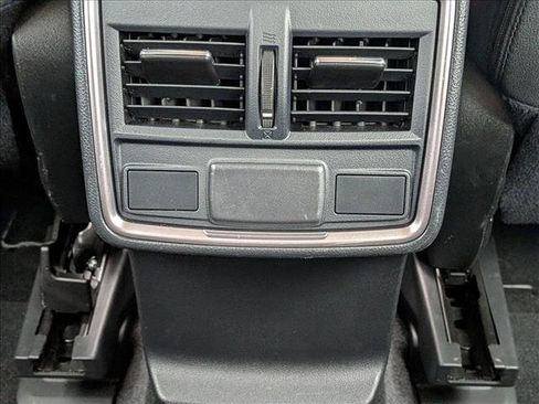 Used 2023 Subaru Forester Premium AWD/4WD image 18