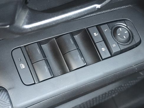 Used 2025 Toyota Tacoma SR5 image 13