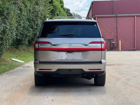 Used 2020 Lincoln Navigator Reserve w/ Luxury Package AWD/4WD image 6
