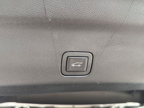 Used 2024 GMC Yukon AT4 w/ Technology Package AWD/4WD image 39