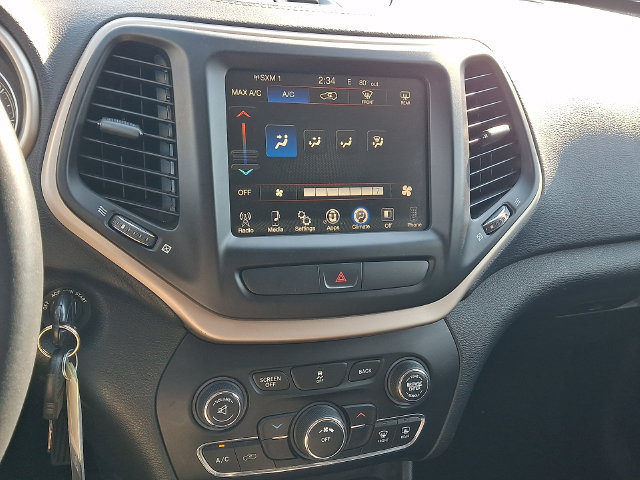 Used 2015 Jeep Cherokee Latitude AWD/4WD image 12