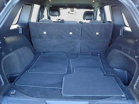 Used 2019 Jeep Grand Cherokee Laredo w/ 18" Wheel & 8.4" Radio Group image 8