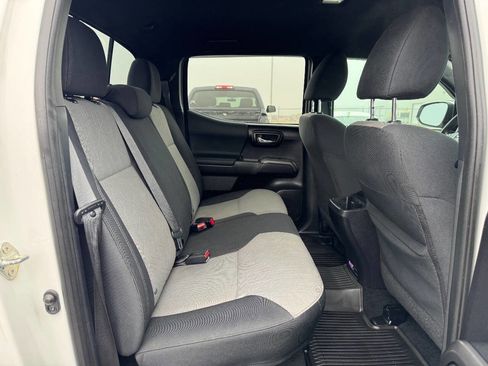 Used 2020 Toyota Tacoma TRD Off-Road image 6