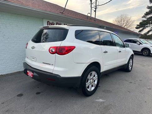 Used 2011 Chevrolet Traverse LT image 5