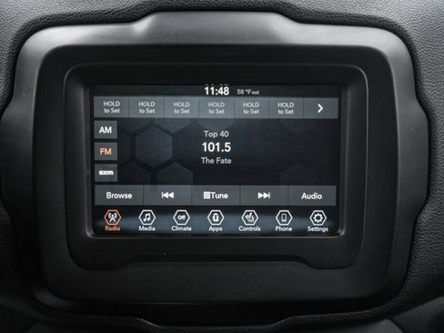 Used 2019 Jeep Renegade Latitude w/ Cold Weather Group image 22