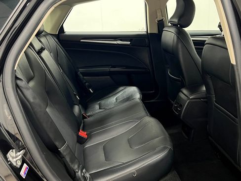 Used 2019 Ford Fusion Titanium FWD image 33