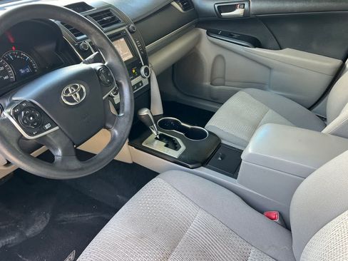 Used 2014 Toyota Camry LE FWD image 14