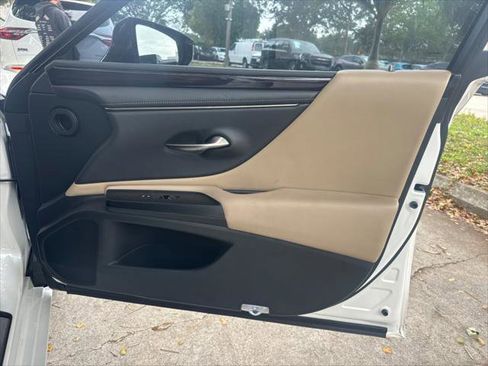 Used 2021 Lexus ES 350 w/ Premium Package FWD image 17