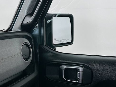 Certified 2025 Jeep Gladiator Sport AWD/4WD image 28