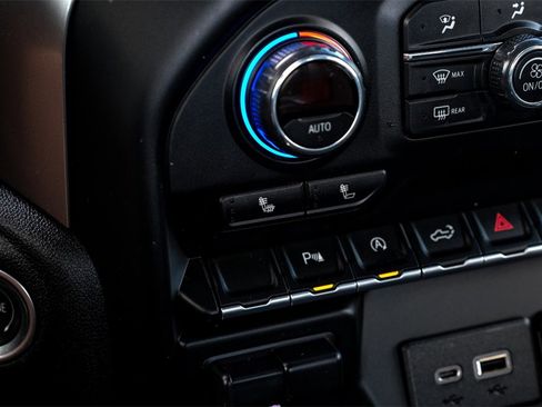 Used 2019 Chevrolet Silverado 1500 LT Trail Boss image 19