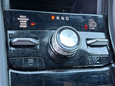 Used 2023 Jeep Grand Cherokee Overland AWD/4WD image 28