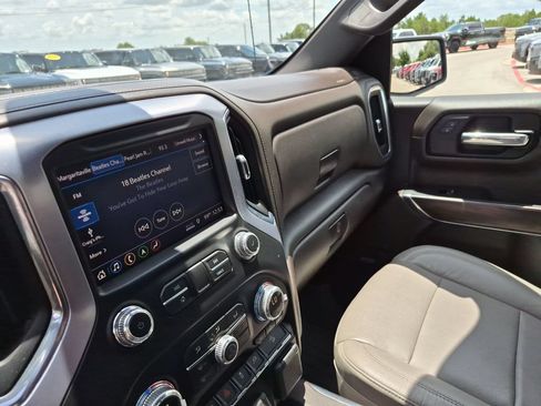 Used 2019 GMC Sierra 1500 SLT AWD/4WD image 27