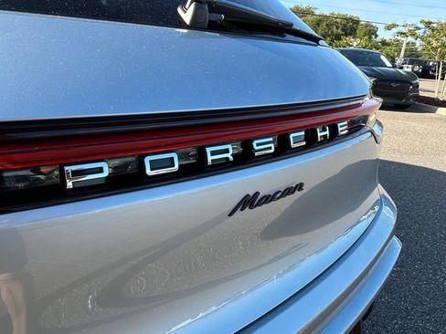 Used 2024 Porsche Macan AWD/4WD image 42
