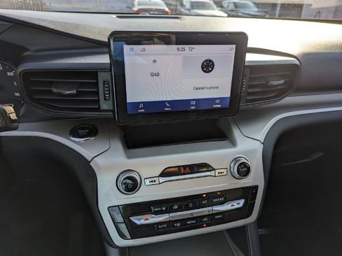 Used 2023 Ford Explorer XLT RWD image 24