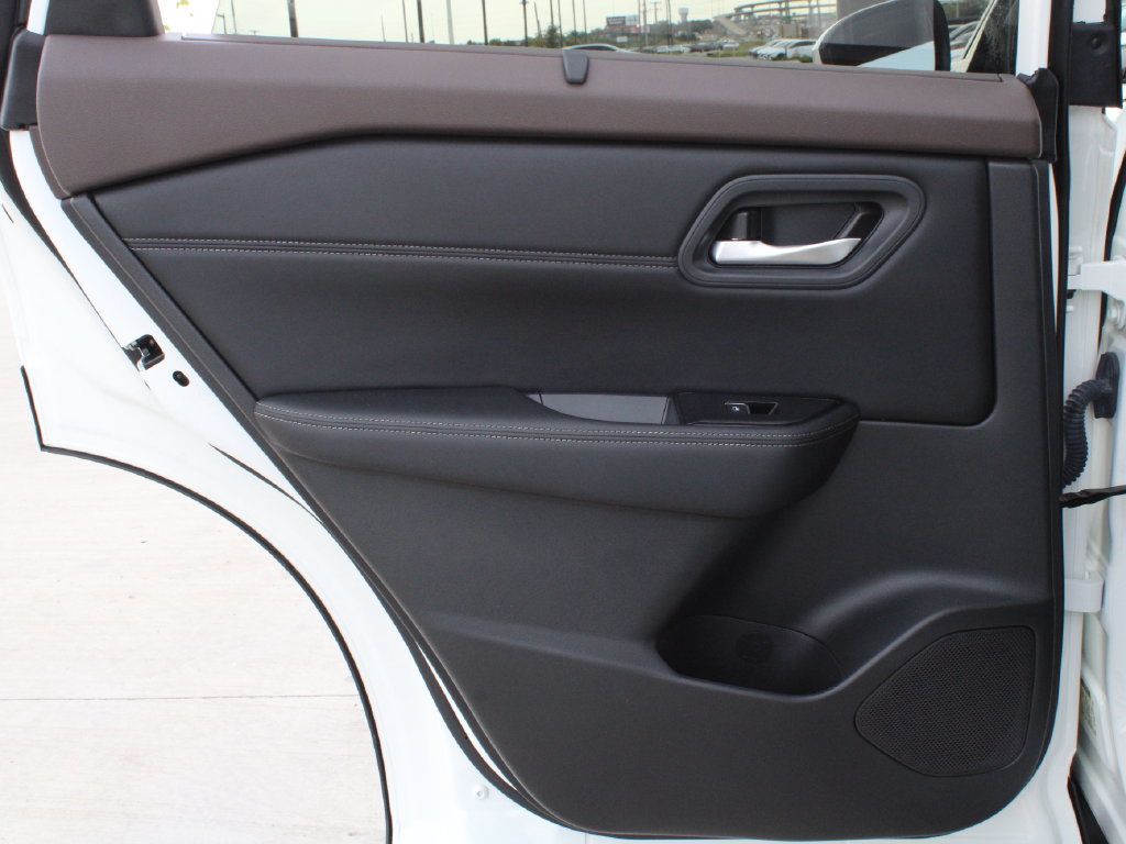Used 2023 Nissan Rogue SL w/ SL Premium Package FWD image 31