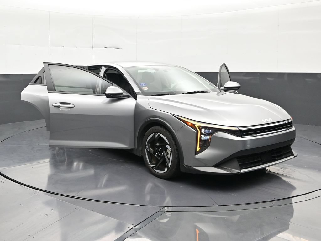 Used 2025 Kia K4 EX FWD image 31