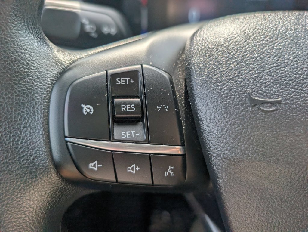 Used 2025 Ford Escape Active AWD/4WD image 19
