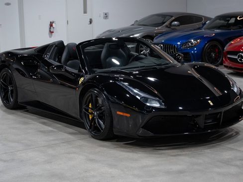 Used 2018 Ferrari 488 Spider image 9