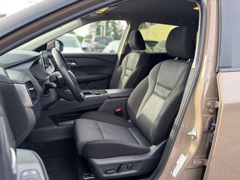 Used 2025 Nissan Rogue SV AWD/4WD image 20