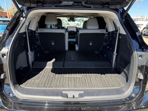 Used 2024 Toyota Highlander XLE image 44