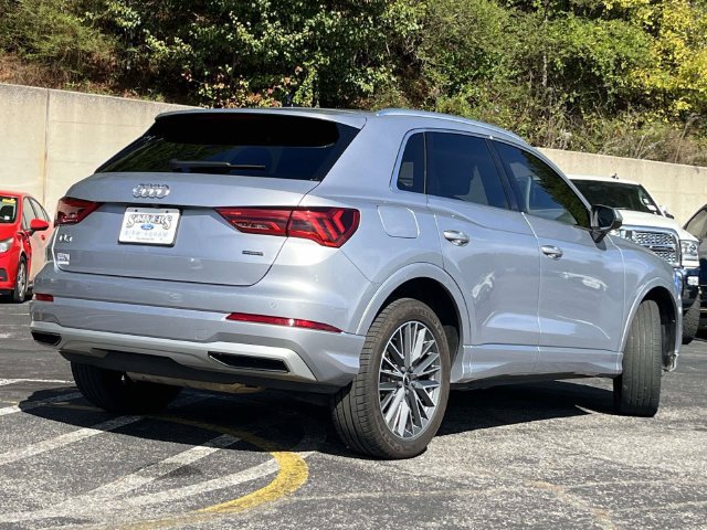 Used 2022 Audi Q3 2.0T Premium w/ Convenience Package AWD/4WD image 3