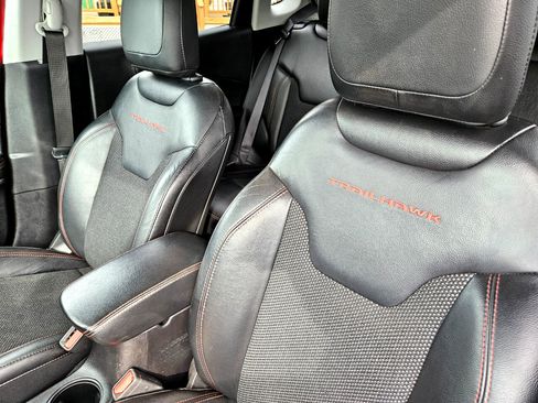 Used 2018 Jeep Compass Trailhawk w/ Cold Weather Group image 13