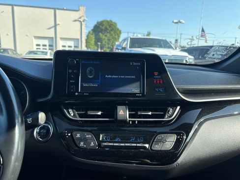 Used 2018 Toyota C-HR XLE FWD image 10