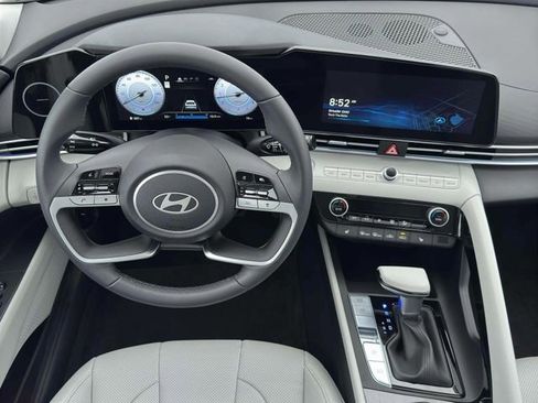 New 2026 Hyundai Elantra Limited FWD image 17